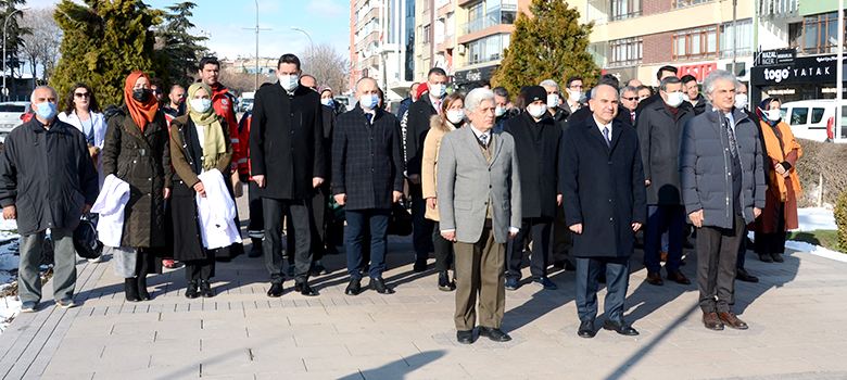 14 Mart Tıp Bayramı Atatürk Anıtı’na Çelenk Konularak Kutlandı